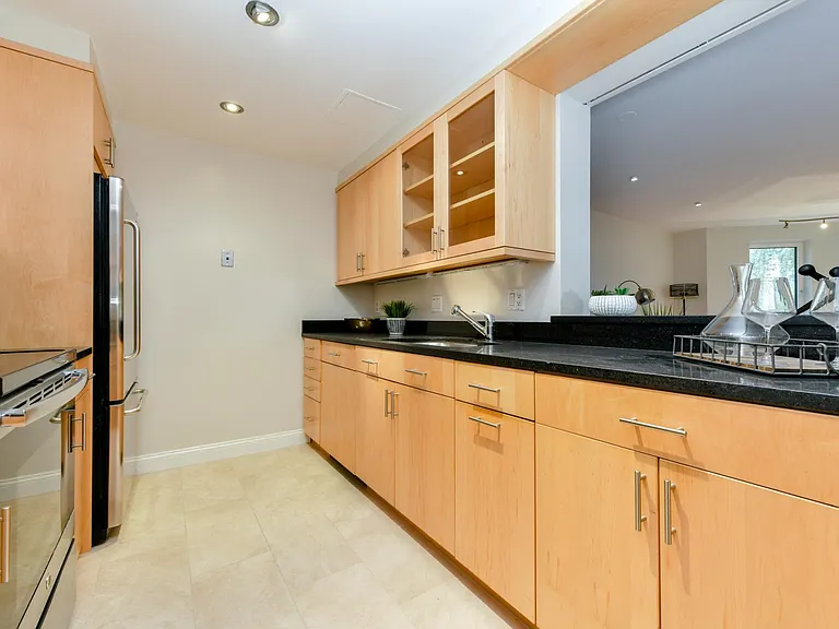 492 Beacon St #13 — Photo 10