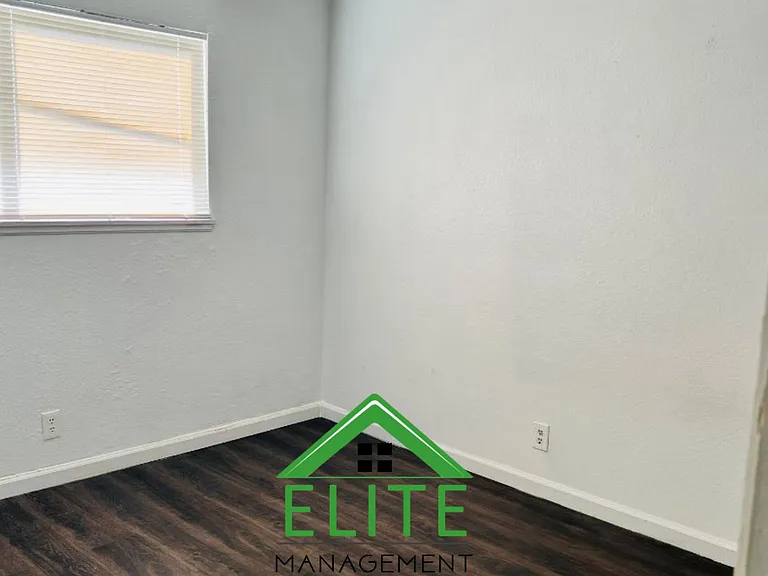 2980 Stingy Ln #B — Photo 7