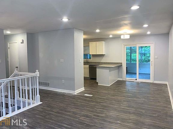 3rd image of 915 Bimini Ln
