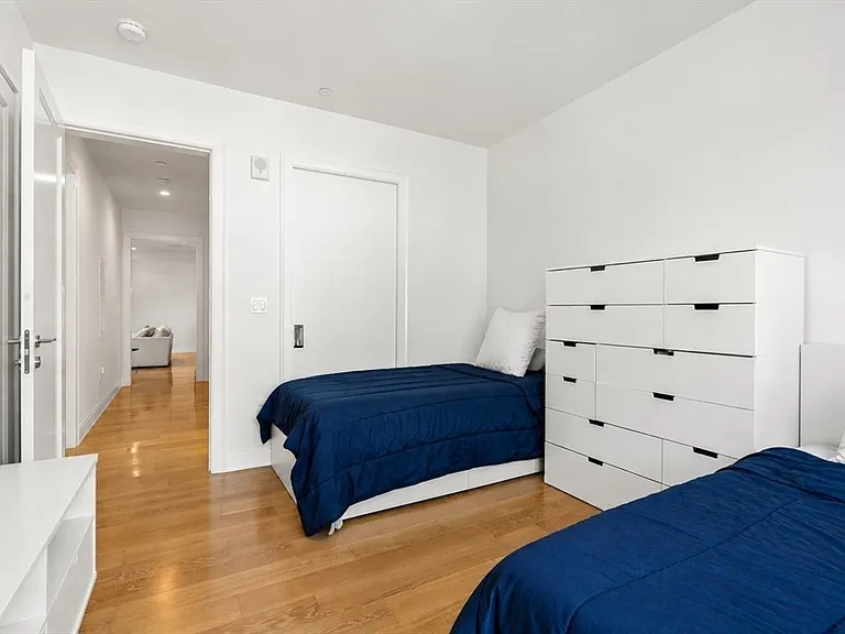 100 Linden St #203 — Photo 19