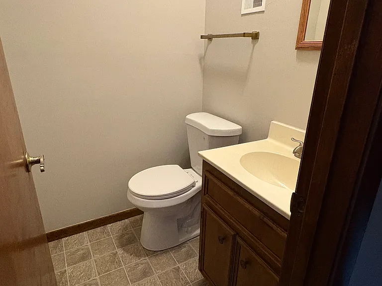 102 Greenwood Ln — Photo 6