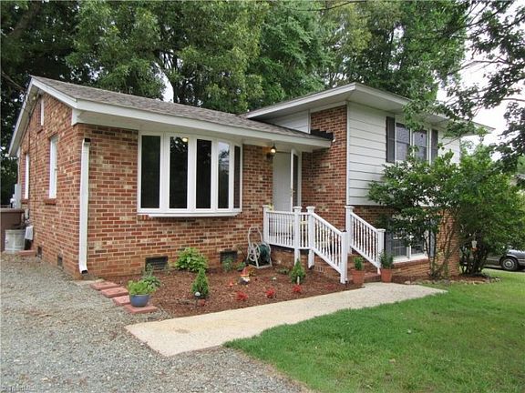 2nd image of 2223 Lynette Dr