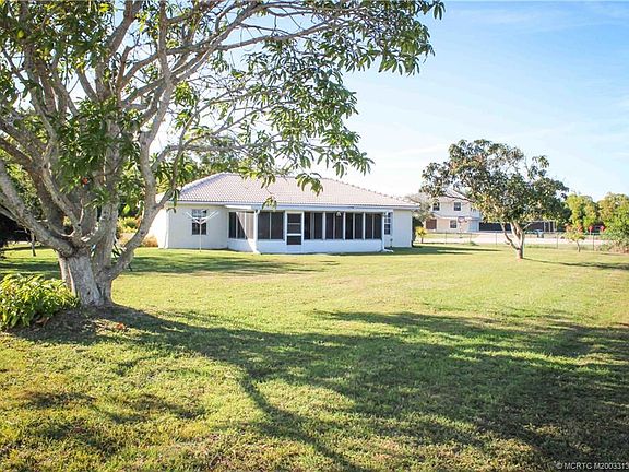 3rd image of 2021 SE North Blackwell Dr