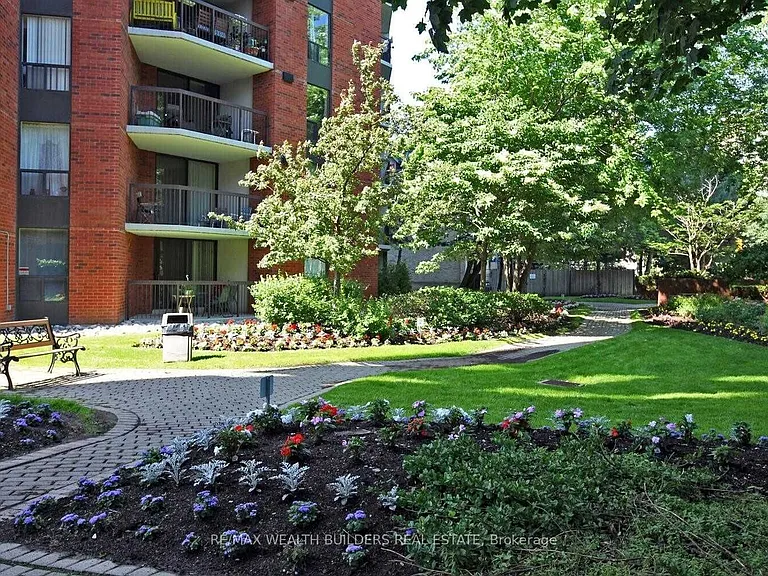 77 Maitland Pl #207 — Photo 3