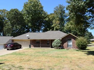 201 Fort Houston Dr, Palestine, TX 75801