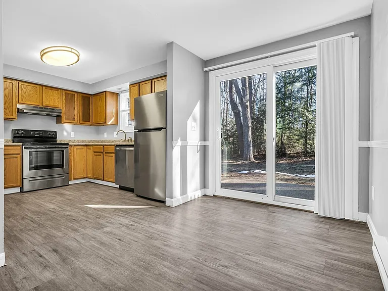Foxcroft Apartments — Photo 7