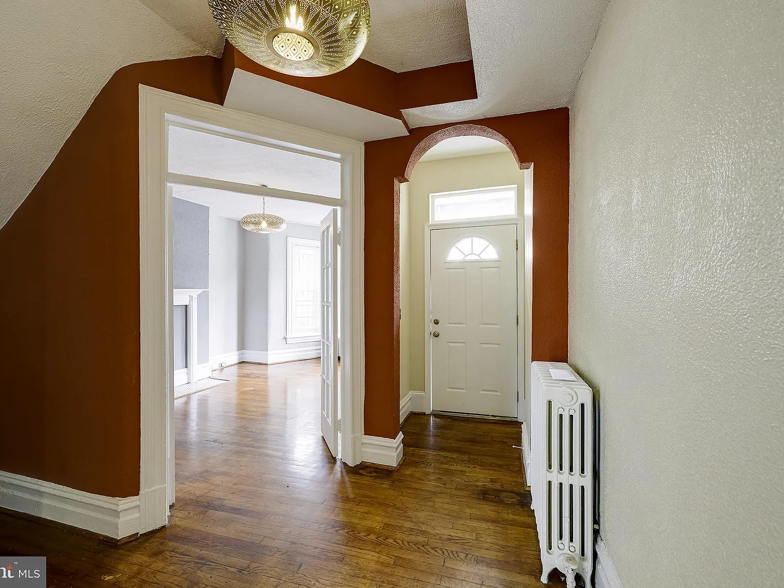 6 bed, 4.5 bath, 3104 sqft, $5,900 — Photo 4