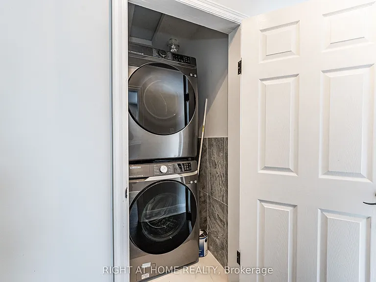 18 Ridgewood Ave — Photo 26