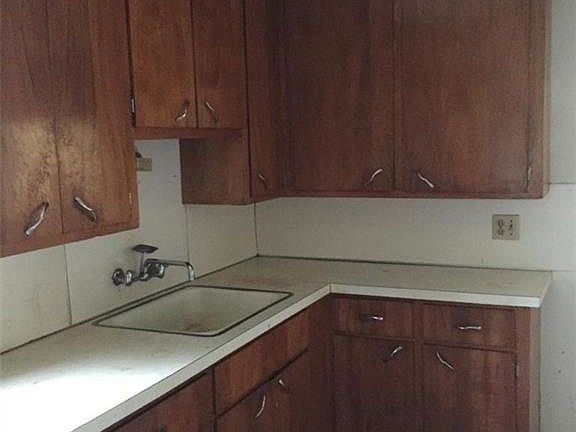 3rd image of 1527 Pierce Ave