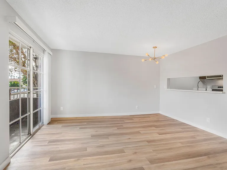 Crenshaw Townhouse — Photo 25