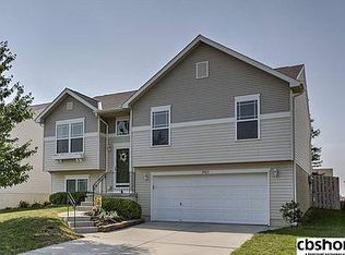 19505 V St, Omaha, NE 68135