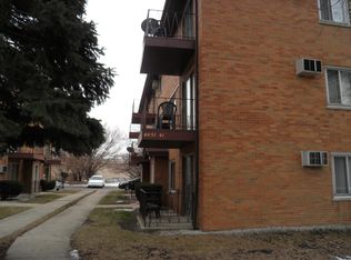 6041 W 64th Pl APT 4, Chicago, IL 60638