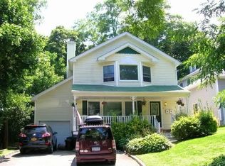 14 Hillcrest St FLOOR 2, Huntington, NY