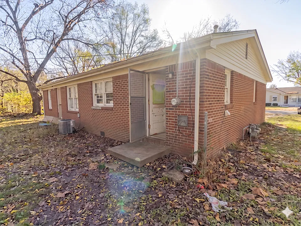 416 W Spring Dr