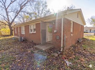 416 W Spring Dr, Haysville, KS 67060