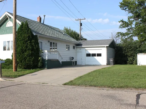 106 2nd St, Underwood, ND 58576