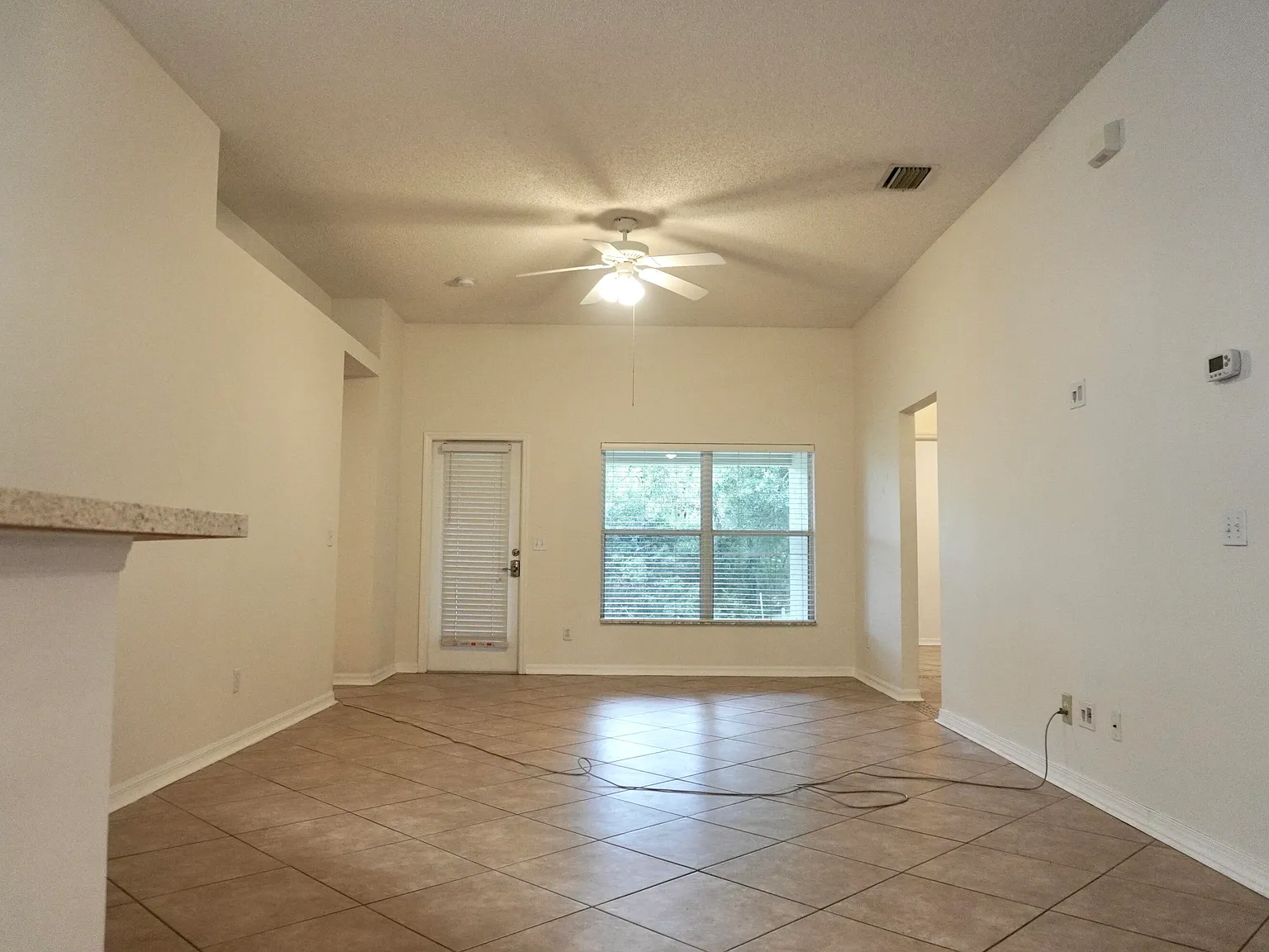 4 bed, 2.0 bath, 1840 sqft, $2,300 — Photo 4