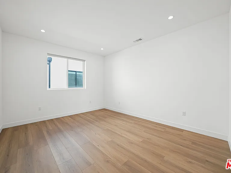 13694 Erwin St #A — Photo 18