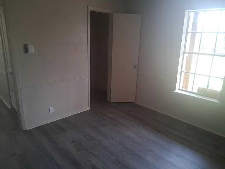 1402 Wood St — Photo 18