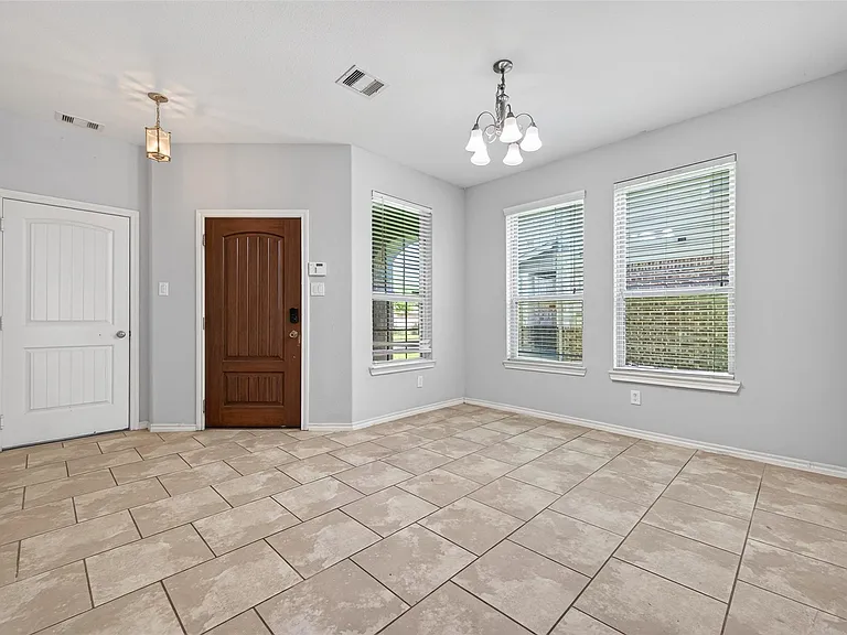 1326 Seagler Pond Ln — Photo 7