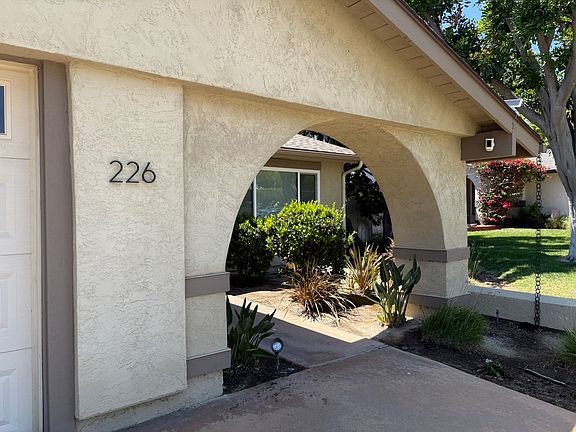 3rd image of 226 Glen Arbor Dr