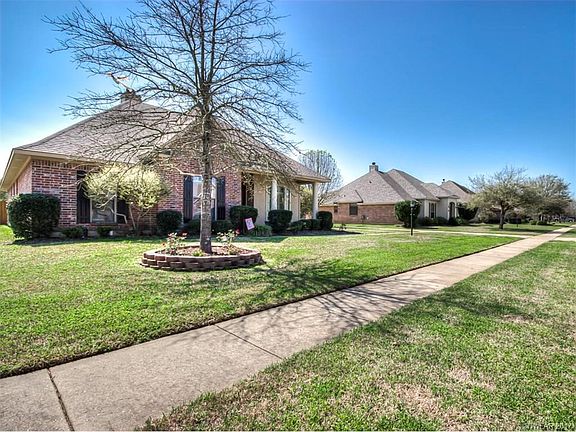 3rd image of 2048 Bayou Bend Dr