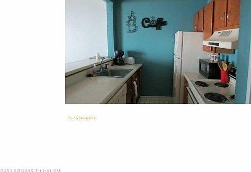 4th image of 39 W Grand Ave APT 240