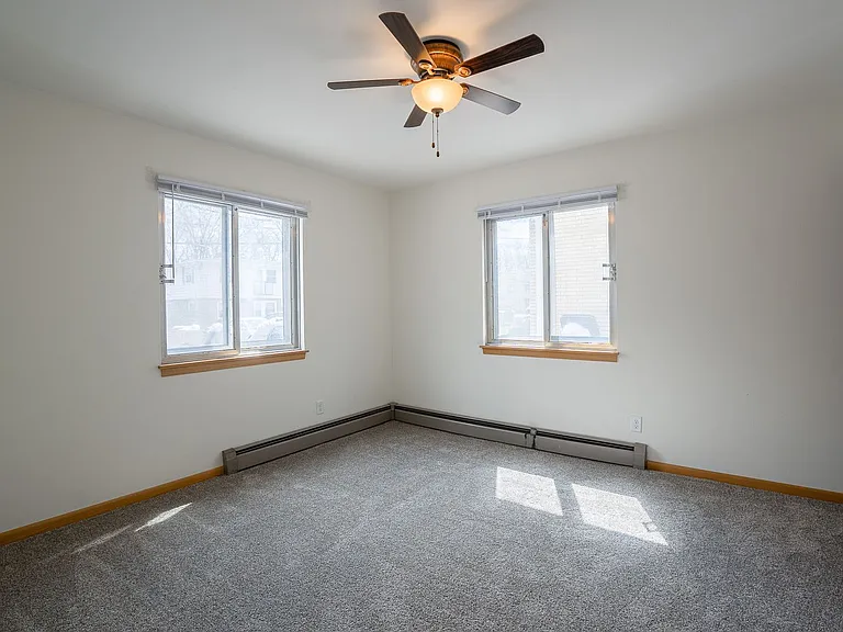 2411 Brentwood Pkwy — Photo 9