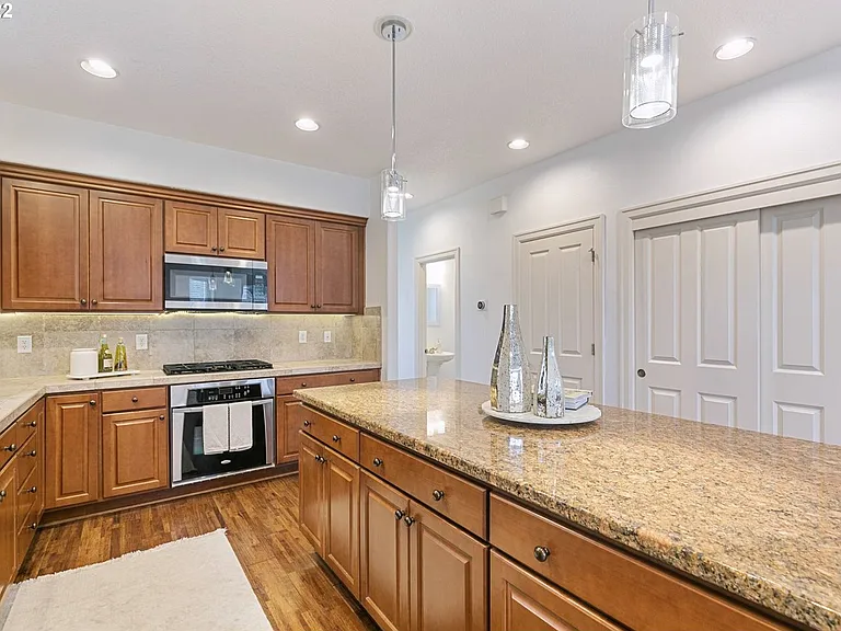 17335 SW Montague Way — Photo 12