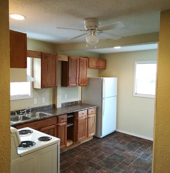 2nd image of 225 Vance St