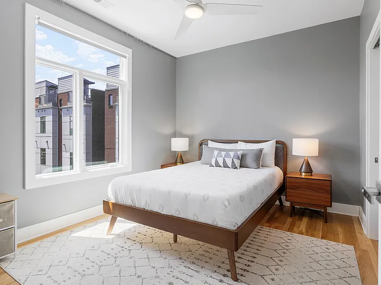 1016 Russell St — Photo 11