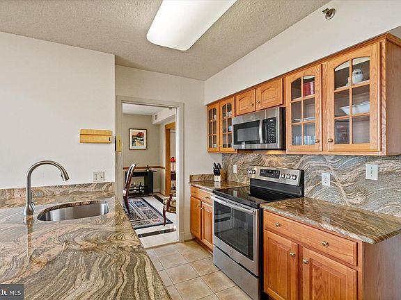4th image of 5501 Seminary Rd APT 2005S