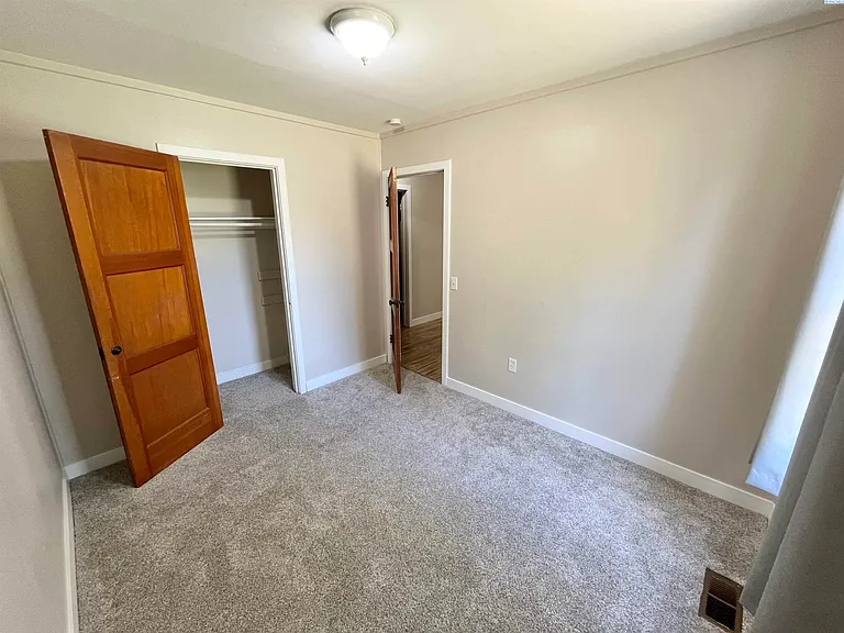 222 Casey Ave — Photo 11