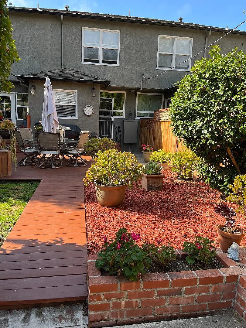 2 bed, 2.5 bath, 1490 sqft, $5,600 — Photo 1