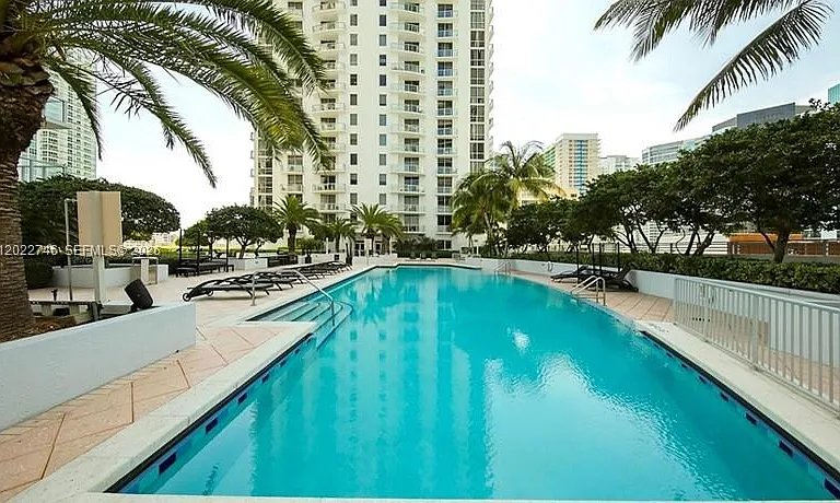 1060 Brickell Ave #2201 — Photo 28