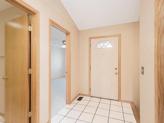 3rd image of 5200 Villa Dr Unit 55