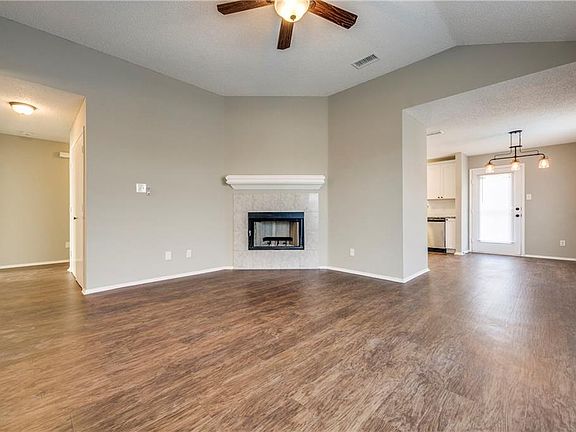 5th image of 3319 Guadalupe Ave