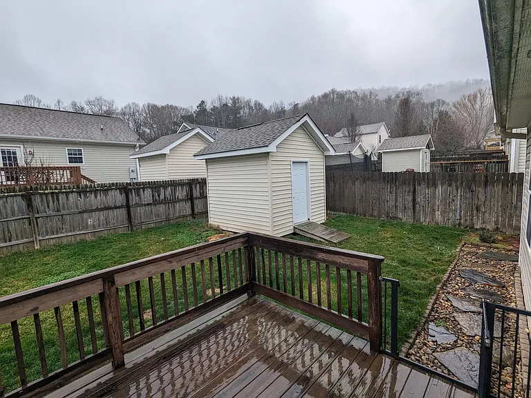 61 Newberry Dr — Photo 15
