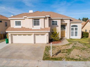 7215 Parkside Ln, Lancaster, CA 93536