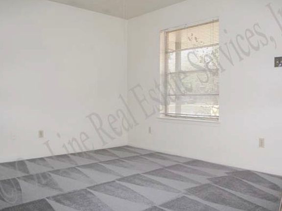 2nd image of 1018 Navarro Dr