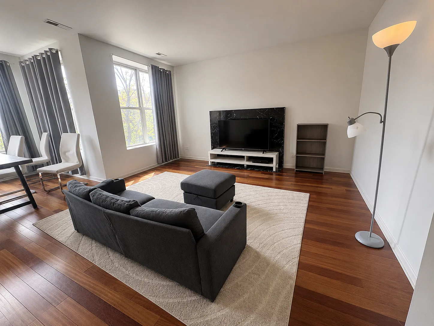 5 bed, 2.5 bath, 1500 sqft, $4,200 — Photo 4