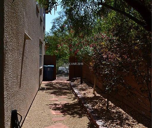 3rd image of 11181 Hickory Glen St