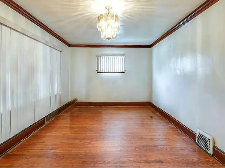 14300 Darwin Ave — Photo 6