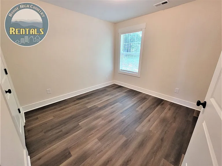 291 Stratford Ln — Photo 51