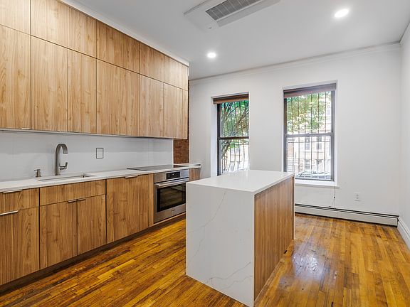 2nd image of 208 Edgecombe Ave #1