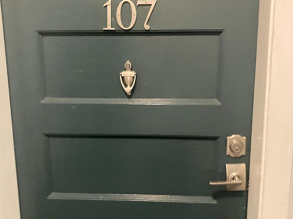 1st image of 406 N Delaware St #107