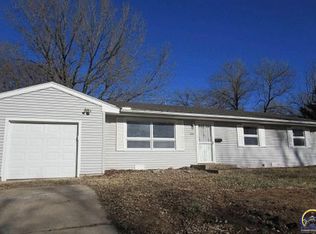 1408 SW 32nd St, Topeka, KS 66611