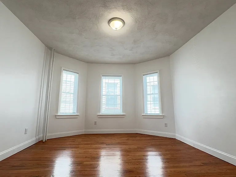 66 Franklin Ave #2 — Photo 11