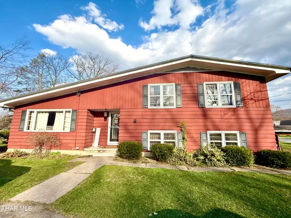 999 Maple Ln, Tyrone, PA 16686