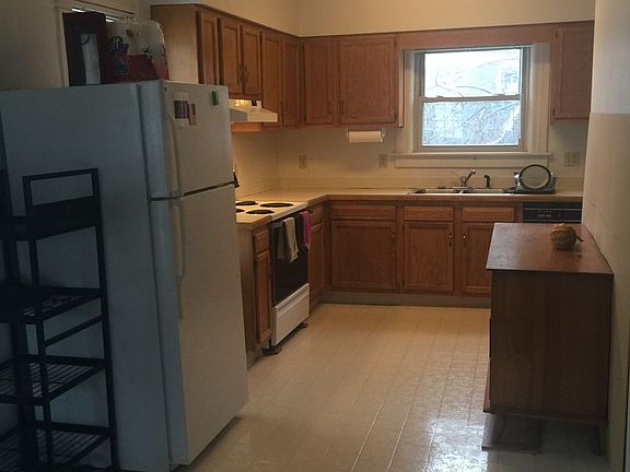 3rd image of 601 W Shiawassee St #2